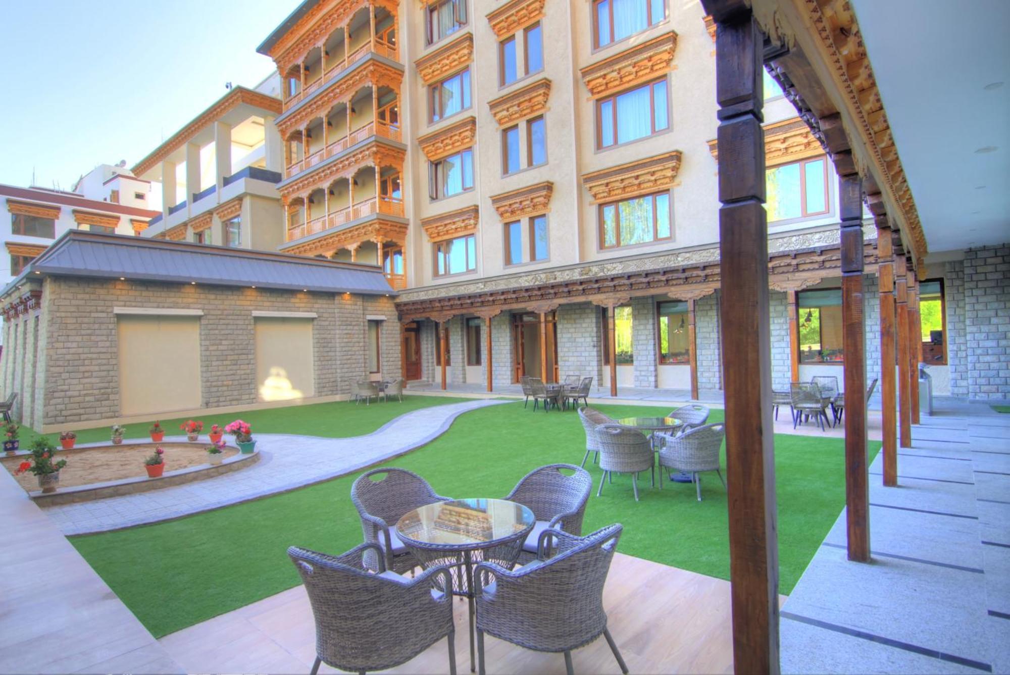 The Abduz Hotel Leh Exterior foto