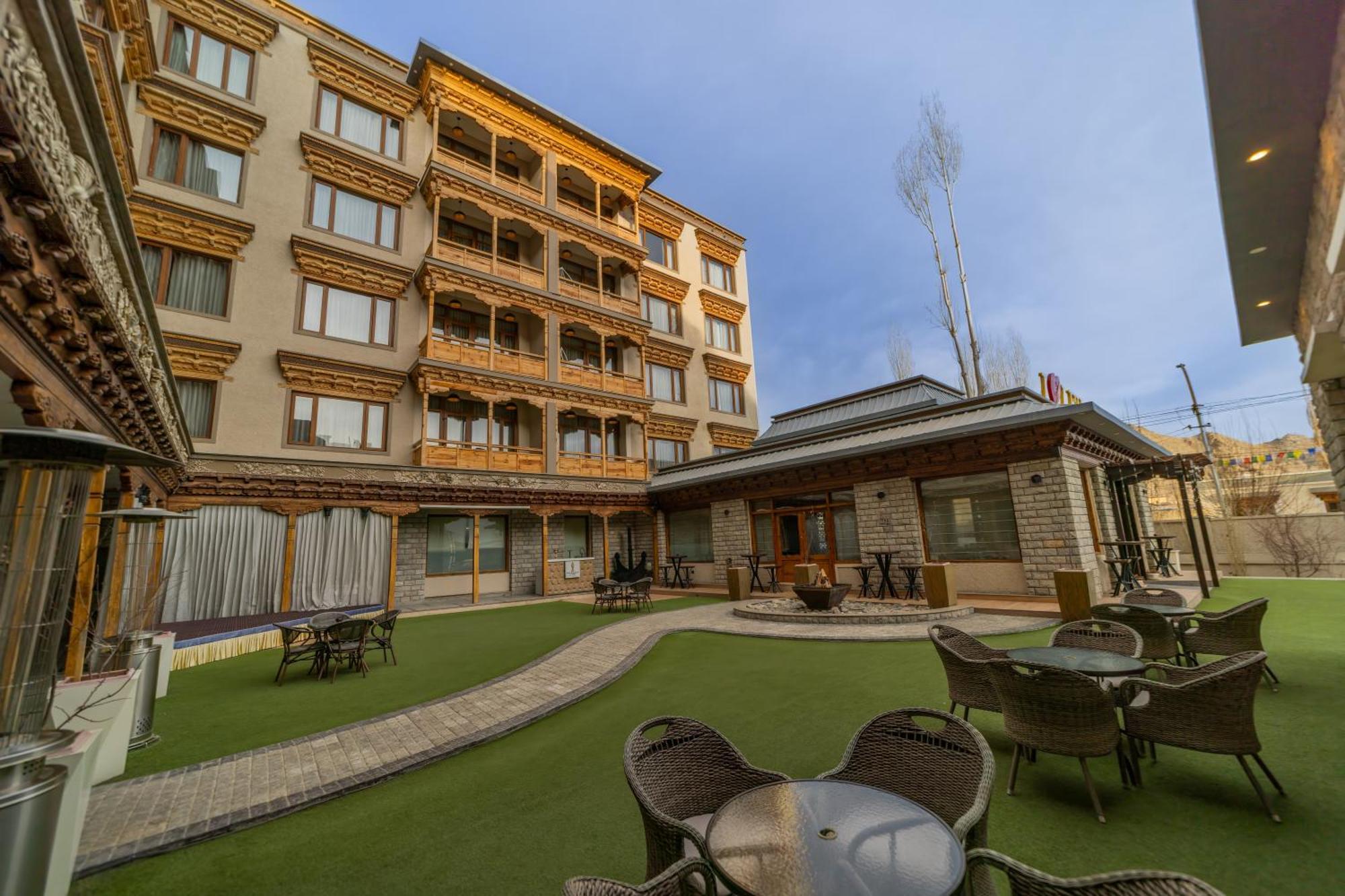 The Abduz Hotel Leh Exterior foto