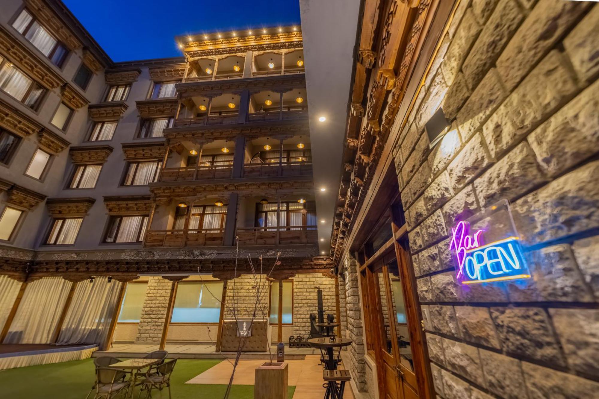 The Abduz Hotel Leh Exterior foto